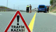 Afyonkarahisar’da otomobil patpatla çarpıştı : 2’si çocuk 5 kişi yaralandı