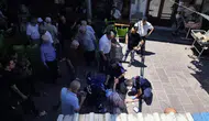 Manisa'da kalp krizinden ölen arkadaşının cenazesine gelen şahıs kalp krizi geçirdi
