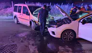 Tekirdağ Saray'da otomobil ile kamyonet çarpıştı : 4 yaralı