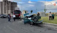 Kayseri'de otomobil refüje çıktı : 1'i ağır 4 kişi yaralandı