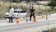 Cezaevi önünde silahlı saldırı dehşeti : Kaçarken kaza yapıp araç gasp ettiler