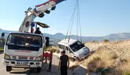 Mersin’de feci kaza : Araçtaki 2’si çocuk 5 kişi şans eseri kurtuldu