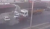 Mersin'de kontrolden çıkan kamyon park halindeki araçları biçti