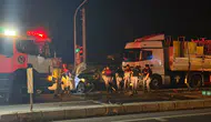 İzmir Aliağa’da tır kırmızı ışıkta bekleyen araçlara çarptı : 1’i ağır 5 yaralı