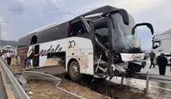 Aydın'da otomobille çarpışan yolcu otobüsü refüje girdi : 9 yaralı