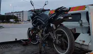Edirne'de motosiklet sürücüsüne abartılı egzoz nedeniyle 27 bin lira ceza yazıldı