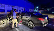 Batman'da otomobil, tırın altına girdi : 1'i ağır 2 yaralı