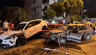 İzmir'de park halindeki 2 araca çarpan otomobilin sürücüsü hayatını kaybetti