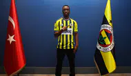 Fenerbahçe, Amara Diouf ile 5 yıllık sözleşme imzaladı