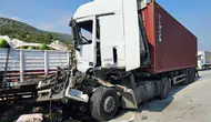 Adana'da iki tır çarpıştı : 1 sürücü yaralı
