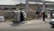 Şanlıurfa Ceylanpınar'da kamyonet devrildi : 2 yaralı