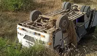Amasya'da tarım işçilerini taşıyan minibüs tarlaya devrildi : 6'sı çocuk 16 yaralı