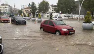 Tokat'ta sağanak ve kuvvetli rüzgar etkili oldu: Evlerin çatıları uçtu