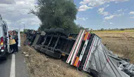 Tekirdağ Muratlı'da tır devrildi : Sürücü tedavi edilmeyi reddetti