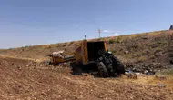 Manisa'da hareket eden traktörü durdurmak isteyen 18 yaşındaki genç yaşam savaşını kaybetti