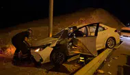 Siirt'te otomobil bariyerlere çarptı, 1 kişi yaralandı