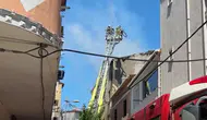 Avcılar'da 4 katlı binanın çatı katında yangın