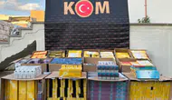 Afyonkarahisar'da arama yapılan tırda binlerce paket kaçak sigara ele geçirildi