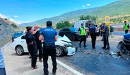 Kastamonu'da iki otomobil çarpıştı : 1'i çocuk 5 kişi yaralandı