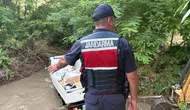 Bilecik'te patlayan boru kamyoneti dere içinde mahsur bıraktı