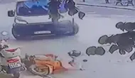 Eskişehir'de minibüsün motosiklete çarptığı kaza kameraya yansıdı