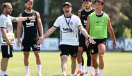 Beşiktaş'ın Midtjylland karşısında sahaya çıkacağı muhtemel ilk 11 belli oldu