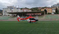 Çorum'da parmağı kapıya sıkışan çocuk helikopter ambulansla Ankara'ya sevk edildi