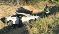 Konya'da otomobil şarampole yuvarlandı : 1'i bebek 3 yaralı
