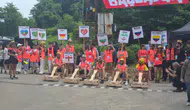 Rize’de 12 ülkeden gelen dansçılar tahta araba yarışında buluştu