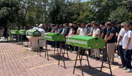 Uçuruma yuvarlanan araçta ölen 5 kişi Konya'da defnedildi