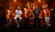 Galatasaray, yeni sezon formalarını tanıttı : 5 yıldız detayı dikkat çekti