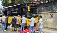Kartal'da İETT otobüsü elektrik panosuna çarptı : Sürücü fenalaştı
