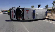 Niğde'de ambulans ile otomobil çarpıştı : 5 yaralı