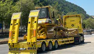 Samsun Tekkeköy'de motosiklet ile iş makinesi taşıyan tır çarpıştı