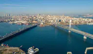 Haliç'te yolcu teknesinden denize düşen görevli aranıyor
