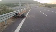 İzmir'de bariyerlere çarpan motosiklet eğitmeni hayatını kaybetti