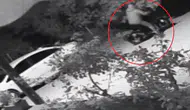 Bursa'da park halindeki otomobili maskeyle gelip kundakladı