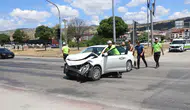 Amasya Taşova'da otomobil ile beton mikseri çarpıştı : 5 yaralı