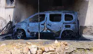 Siirt'te araçta çıkan yangın eve sıçradı