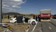 Çankırı'da tır ile otomobil çarpıştı : 3 ölü, 2 yaralı