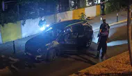 Beylikdüzü'nde polisten kaçan araç, kovalamaca sonucunda yakalandı : 2 gözaltı