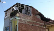 Malatya'da deprem paniği : Müstakil evin duvarında kısmi göçük