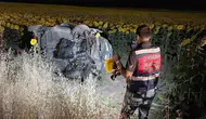 Tekirdağ’da otomobil ayçiçeği tarlasına devrildi : 3’ü çocuk 5 kişi yaralandı