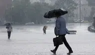 Hafta sonu hava nasıl olacak? Balkanlar'dan gelen serin hava fırtına ve yağış getiriyor
