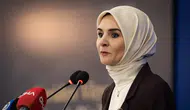 Bakan Göktaş, Eskişehir'de Yaşlı Aktif Yaşam Merkezi'nin açılışında açıklamalarda bulundu