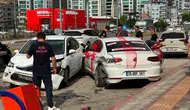 Hatay'da gelin arabası ile otomobil çarpıştı, 1 kişi yaralandı