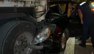 Bolu'da SUV park halindeki tıra arkadan çarptı : 1 yaralı