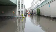 Güngören'de alt geçidi su bastı : Yol trafiğe kapatıldı
