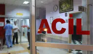 Erzincan'da otomobil tarlaya devrildi : 1 ölü, 1 yaralı