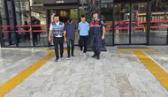 Alanya'da ayakkabı mağazasından hırsızlık yapan 2 şüpheli tutuklandı